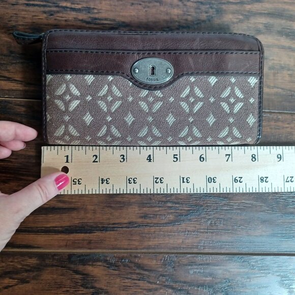 Fossil Wallet Womens Brown Leather Canvas Geometric Zip ID Card Coin - Picture 9 of 10